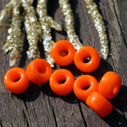 Kulaté ploché korálky jasně oranžové, s velkou dírkou Halloween rozměry 6 mm x 3 mm 50 kusů