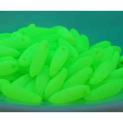 50ks UV Aktivní Neonové Lime Green Matný české Sklo Dýka Korálky Sklo List okvětní Lístek Korálky Korálky 11mm x 3mm