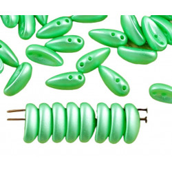 Tvarované korálky PRECIOSA z českého skla vypouklé, neprůhledné, perleťové, světle zelené, CHILLI dvě dírky rozměry 4 mm x 11