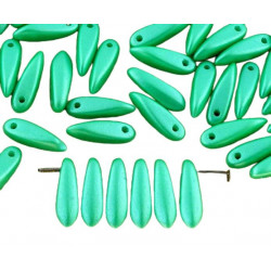 Drobné protáhlé zploštělé korálky z českého skla neprůhledné, pastelově zelené, rozměry 11 mm x 3 mm 50 kusů