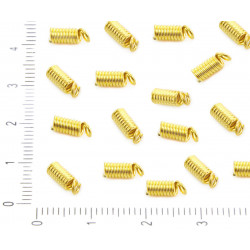 Kovová koncovka na kůži stužky pozlacená, pružinka pro tvoření šperků, bižuterní komponent rozměry 8 mm x 4 mm dírka 1, 5 mm 40