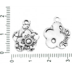 Kovový přívěsek ve tvaru květiny stříbrný starožitný vzhled oboustranný, rozměry 15 mm x 18 mm 6 kusů