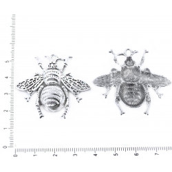 Velký kovový přívěsek ve tvaru včely stříbrný starožitný vzhled rozměry 40 mm dírka 2 mm 2 kusy