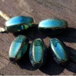 Metallic Iris Green české Skleněné Ploškované Ovál Trubka Korálky Českého 12mm x 6mm 20ks