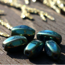 Metallic Iris Green české Skleněné Ploškované Ovál Trubka Korálky Českého 12mm x 6mm 20ks