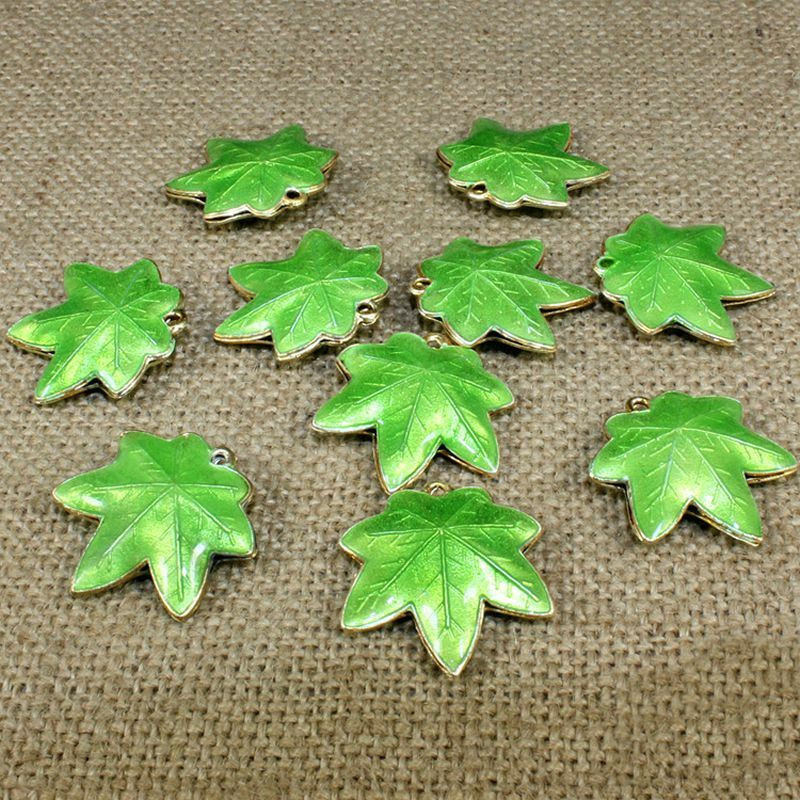 1ks zelený smalt Cloisonne přívěsky Maple Leaf ruční duté nastavení kovové nálezy kov 25x25mm