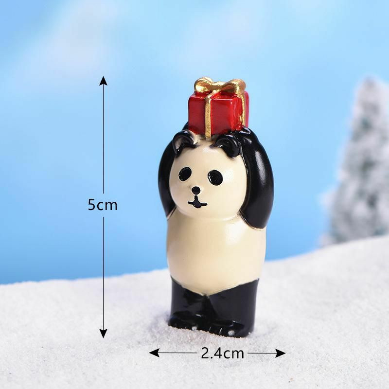 Miniaturní dekorace Micro Landscape Black Christmas Panda 50mm x 24mm 1 kus