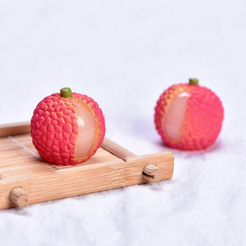 Red-1 Litchi ovoce pryskyřice mikro krajiny miniaturní dekorace 3x3cm 1 tablet