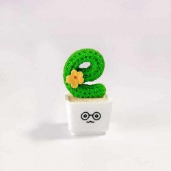 Zelená - Zpráva Slovo " E " Mini kaktusové rostliny Potted Resin Decoration Crafts 3.8cm dlouhé, 1 kus