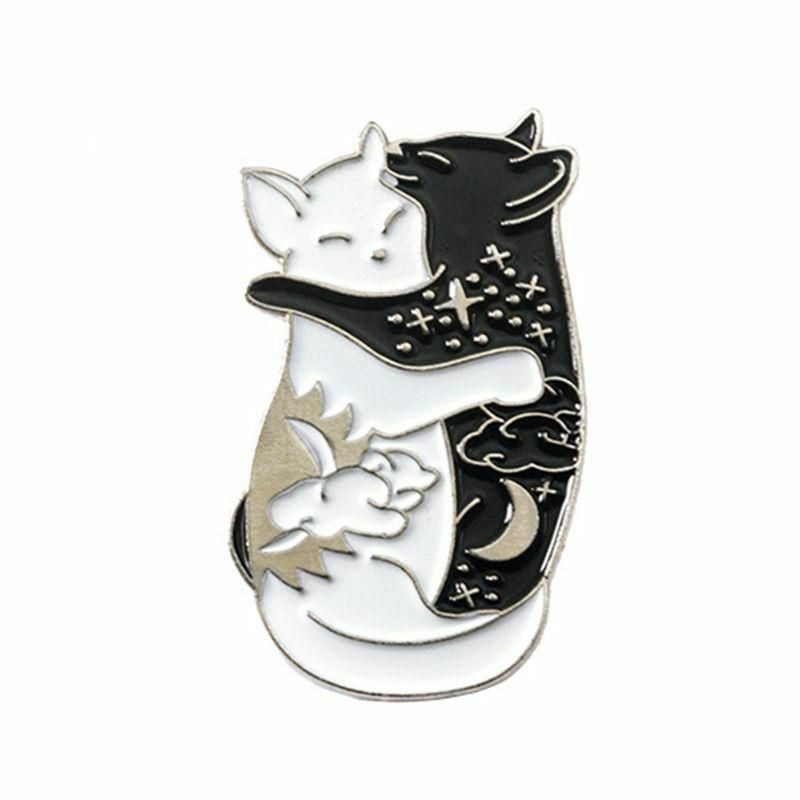 Pin Brože Cat Animal Black & White smalt 38mm x 20mm 1 kus