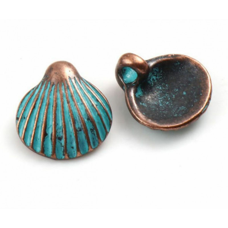 Přívěsek ve tvaru mušle starožitně měděná barva zelená patina boho styl rozměry 12 mm x 11 mm 4 kusy