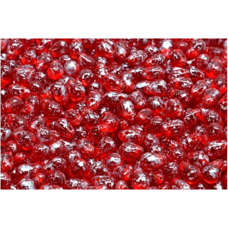 40 ks Crystal Ruby Red Patina Silver Teardrop české skleněné vločky 4mm x 6mm