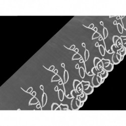 1m ff White vyšívaná krajka na monofilu šíře 13 cm prýmky / krajky monofilové, prýmky hadovky borty textilní galanterie